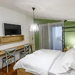Studio Apartments Villa 24