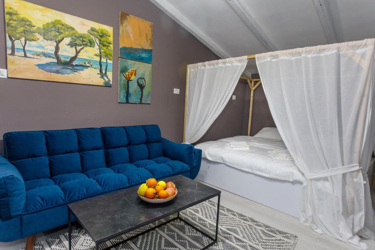 Apartament 24 *
