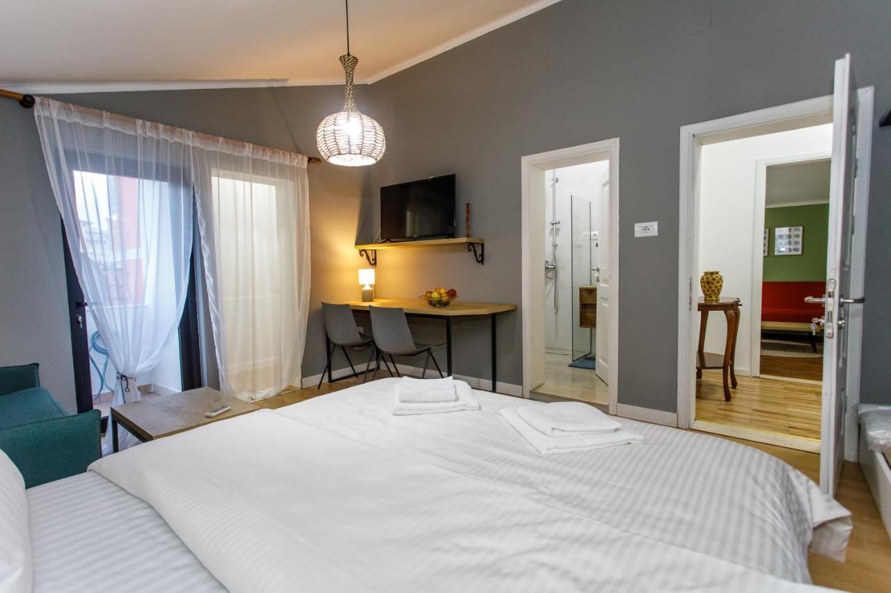 Appartement 24 *