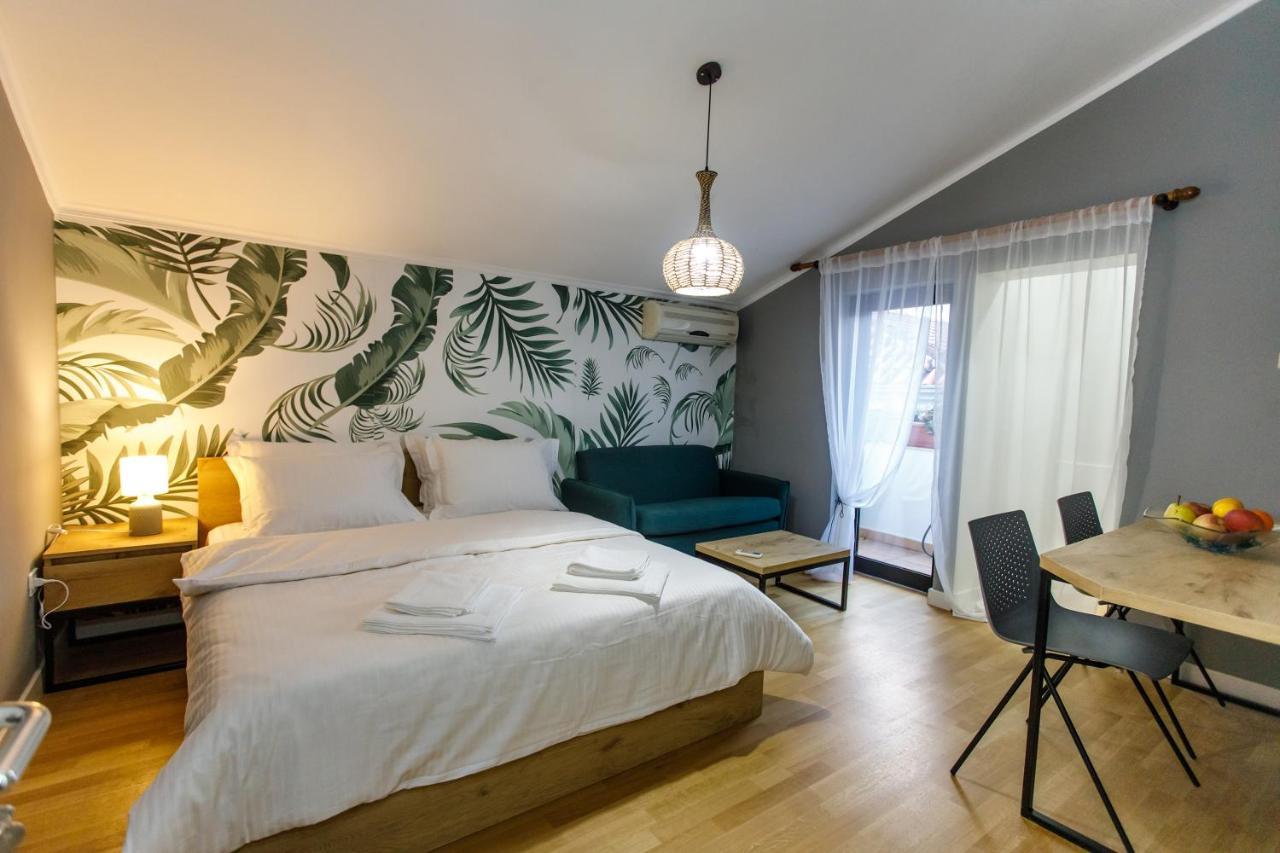 24 Apartament